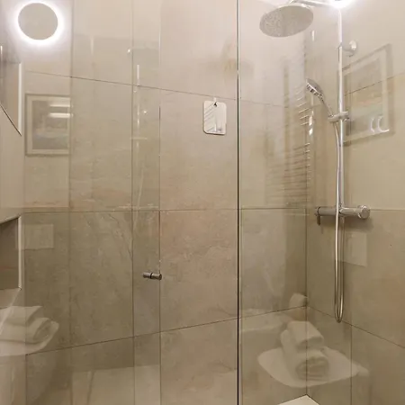 The Rent - Comfortable One-bedroom In The Crocetta Area * ミラノ
