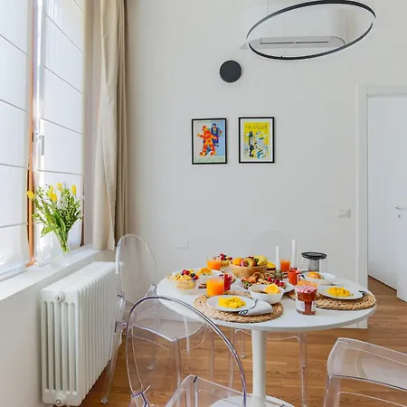 The Rent - Comfortable One-bedroom In The Crocetta Area * ミラノ